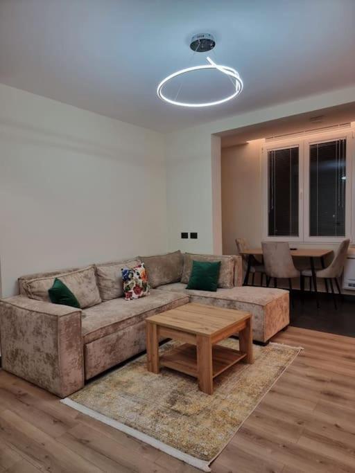 Peace And Love Luxury Apartment In Center, New Bazaar 2 Tirana Exterior foto